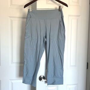 Promover Large cropped athletic leggings